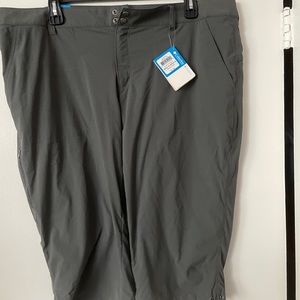 Columbia capris size 22 “Saturday Trail knee pant color- grey